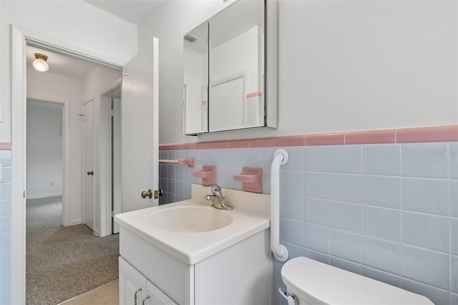 808 WOODLEY RD — photo 38
