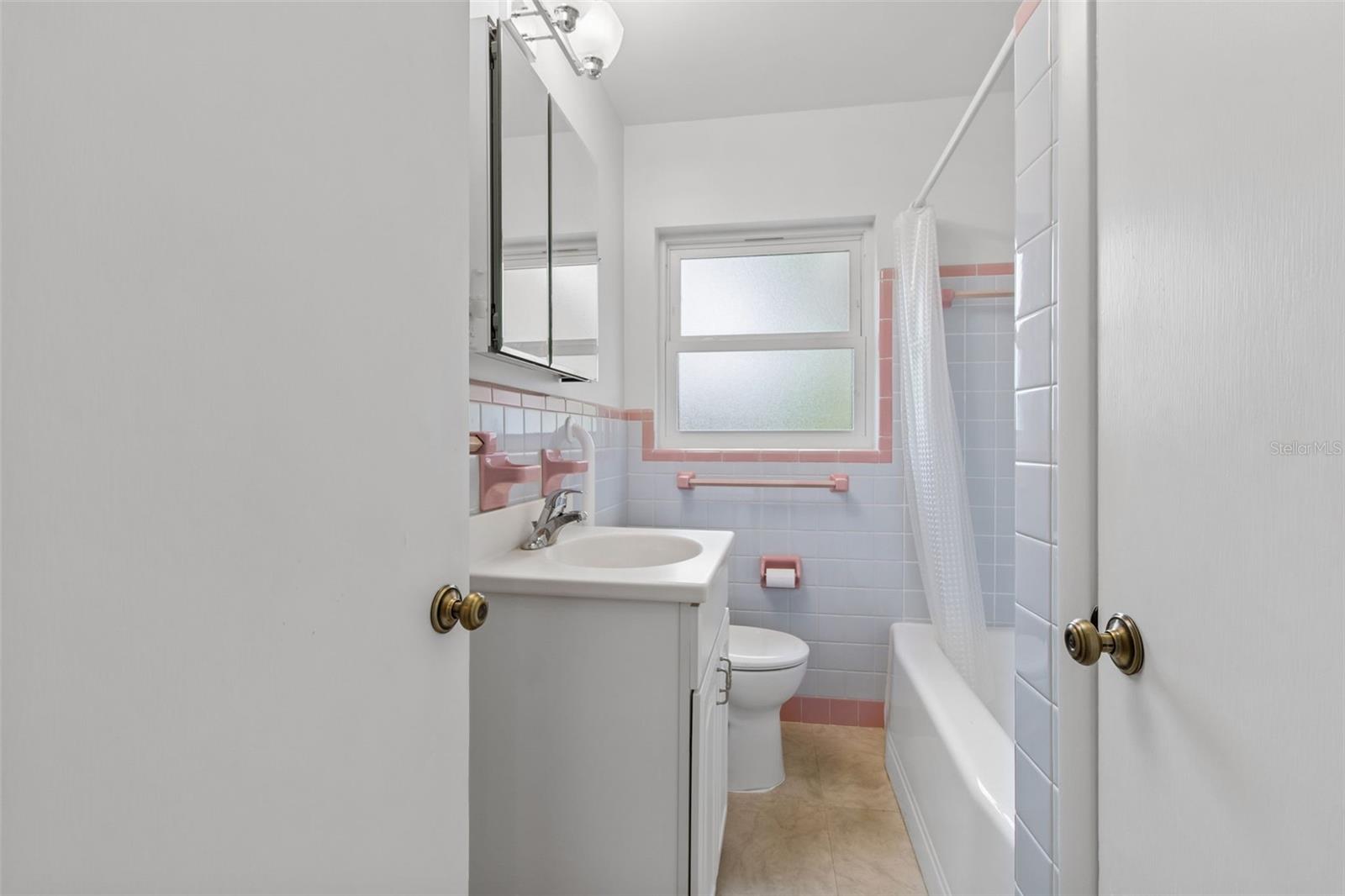 808 WOODLEY RD — photo 35