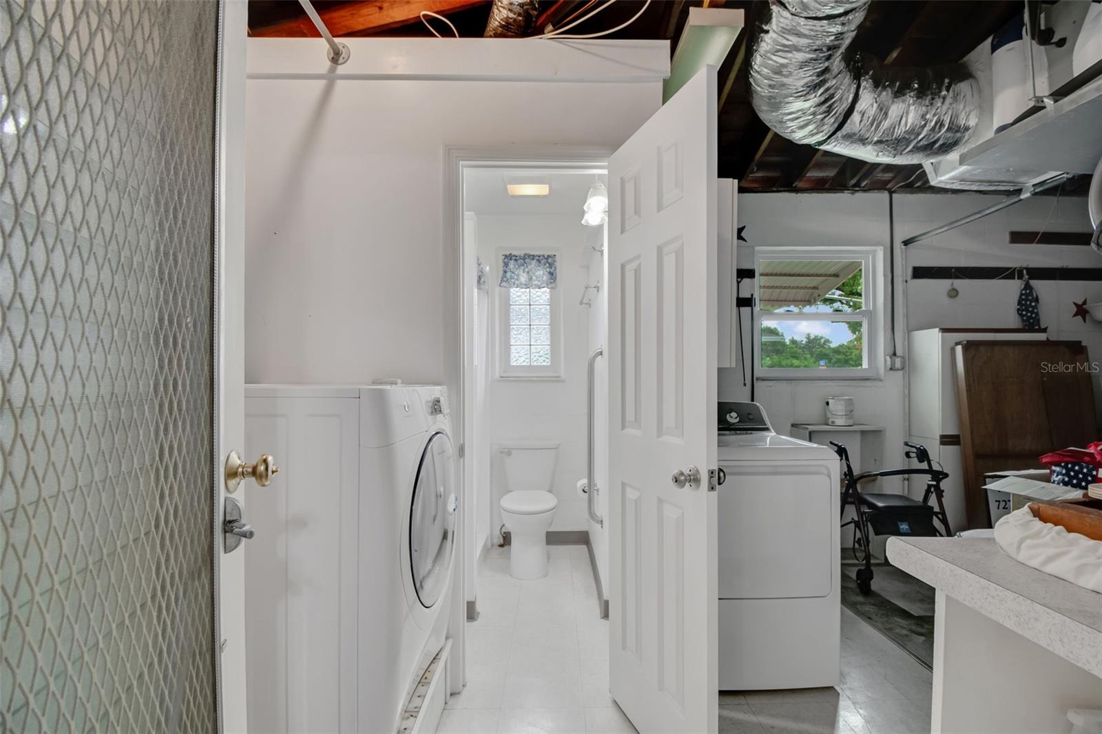 808 WOODLEY RD — photo 46