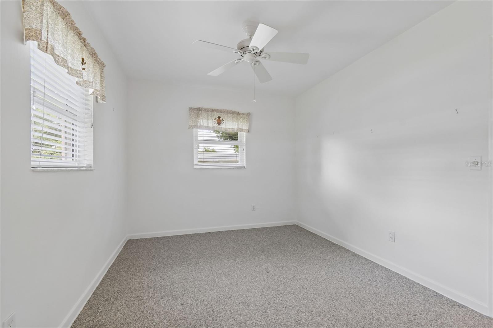 808 WOODLEY RD — photo 41