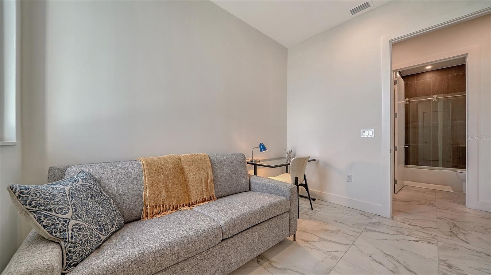 33 S PALM AVE #804 — photo 38