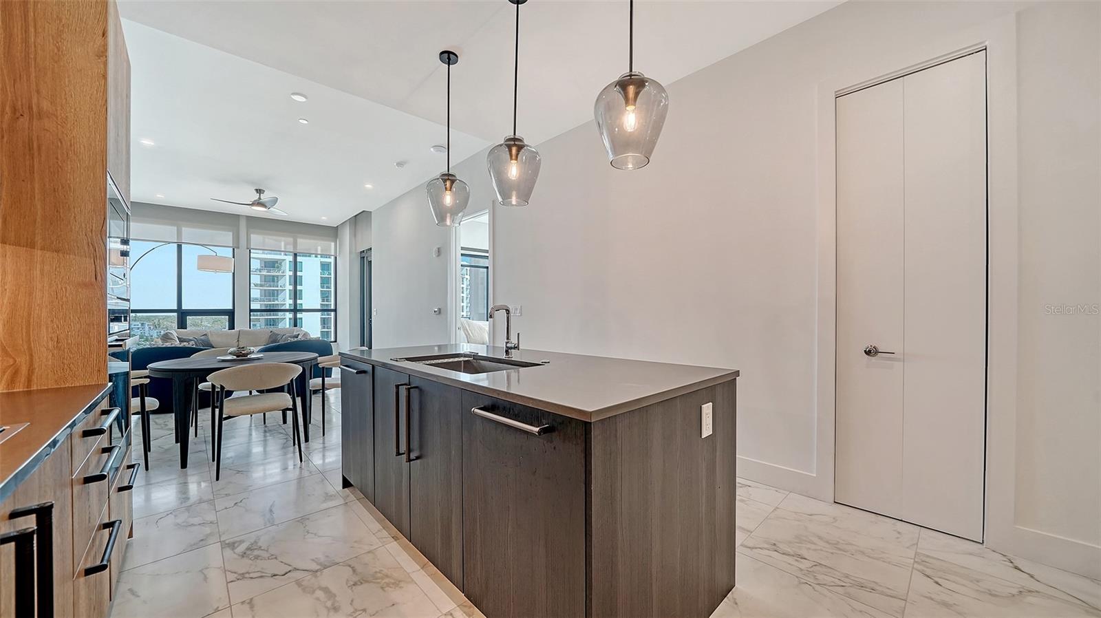 33 S PALM AVE #804 — photo 9
