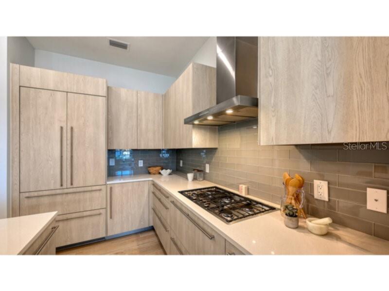 33 S PALM AVE #904 — photo 3