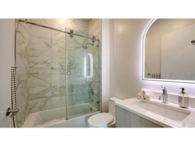 33 S PALM AVE #904 — photo 21
