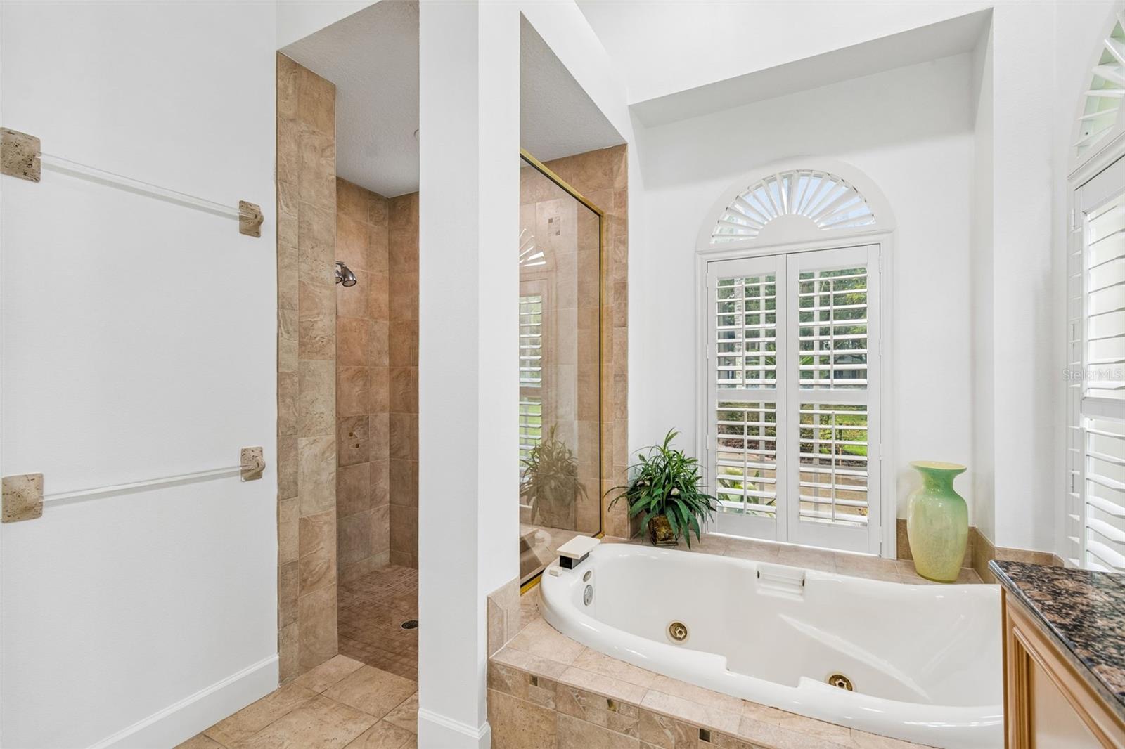 21105 LAKE VIENNA DR — photo 44