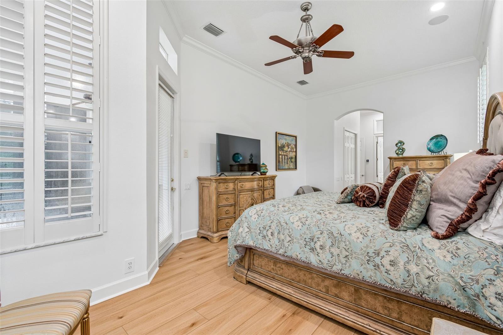 21105 LAKE VIENNA DR — photo 38