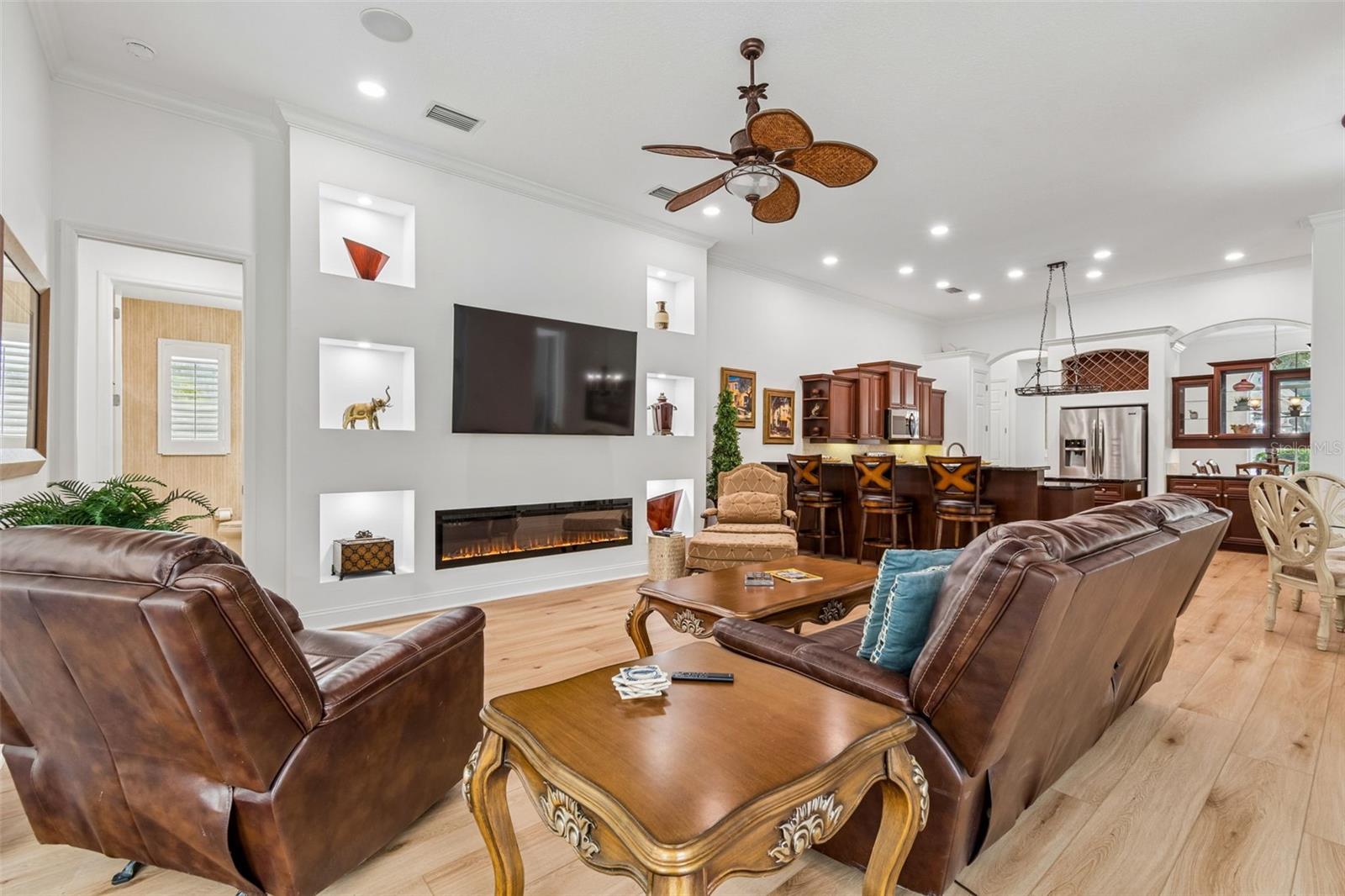 21105 LAKE VIENNA DR — photo 32