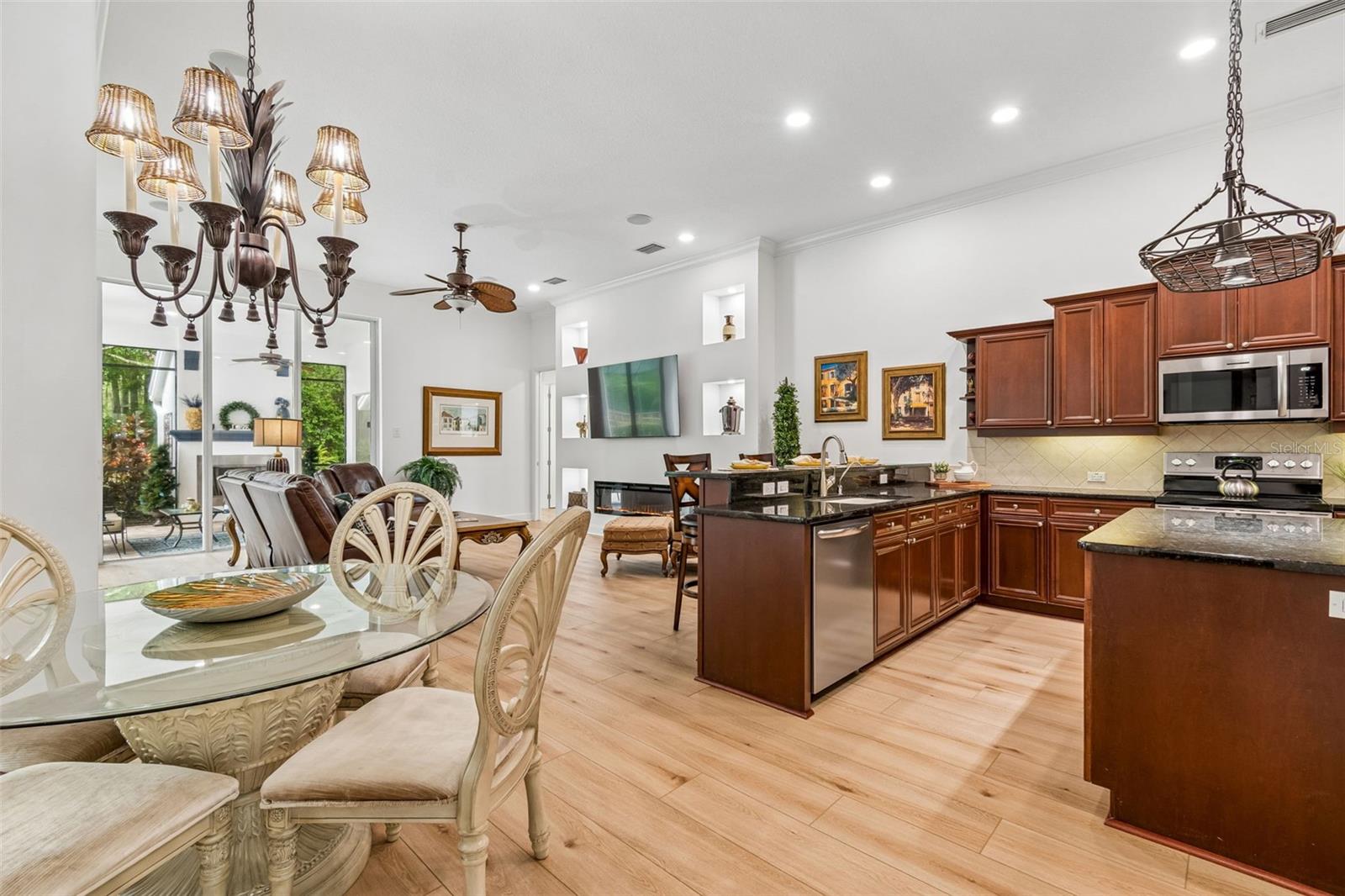 21105 LAKE VIENNA DR — photo 25