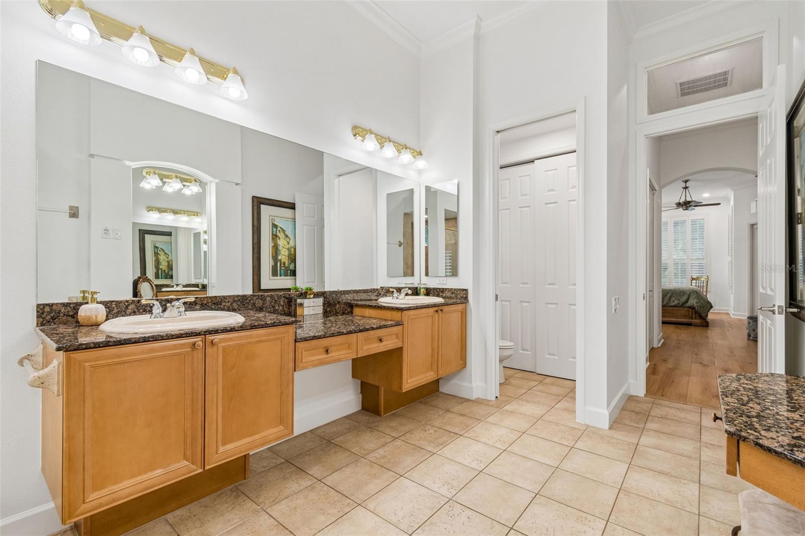 21105 LAKE VIENNA DR — photo 42