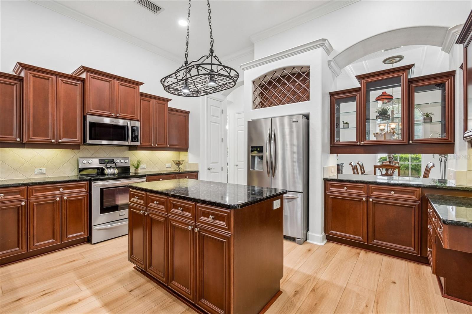 21105 LAKE VIENNA DR — photo 22
