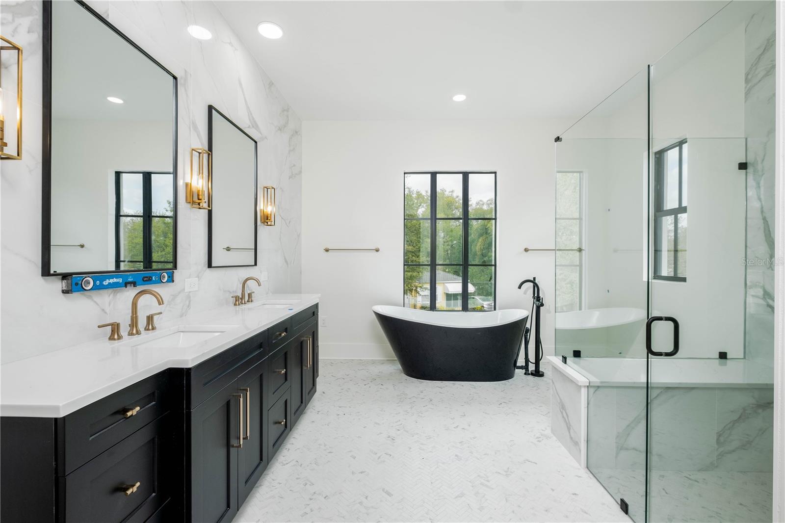818 W KENTUCKY AVE — photo 8