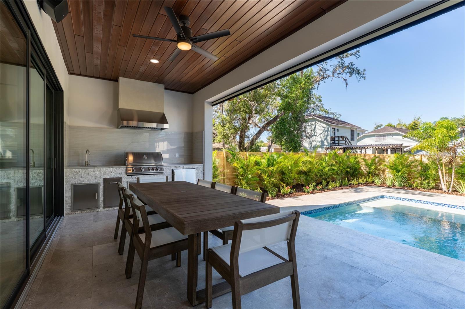 818 W KENTUCKY AVE — photo 26