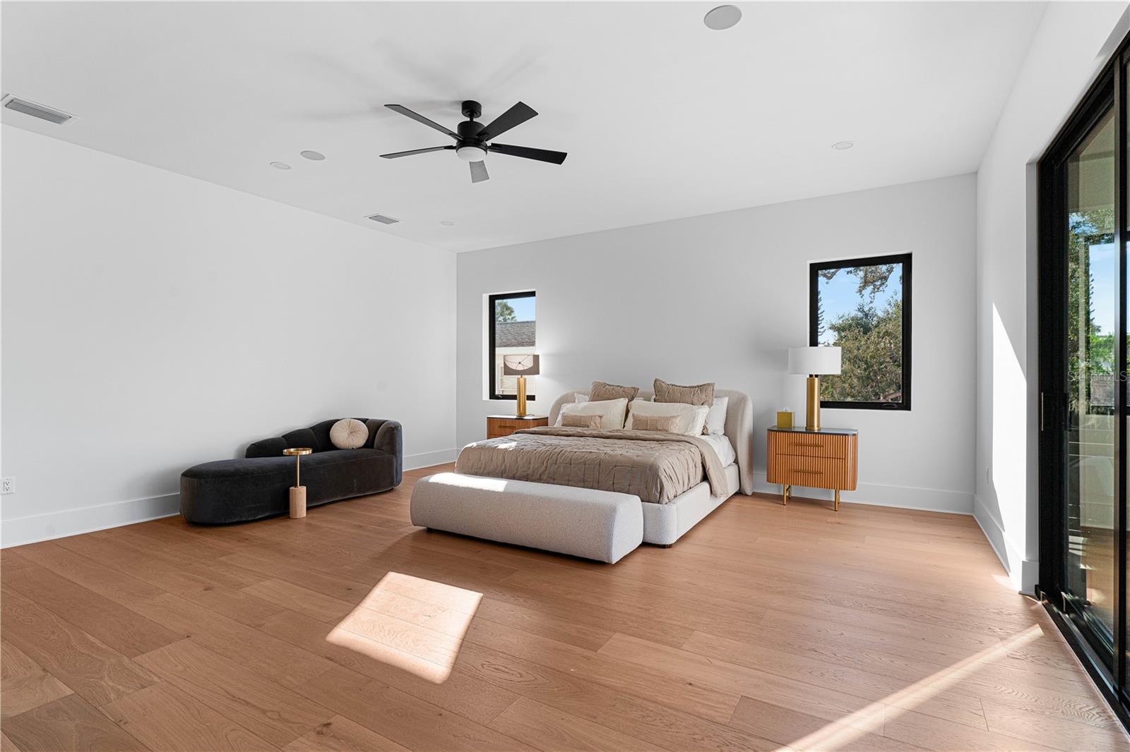 818 W KENTUCKY AVE — photo 20