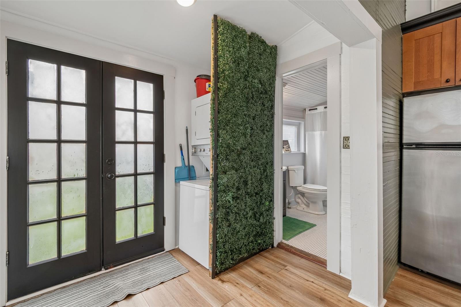 2307 E 11TH AVE — photo 24