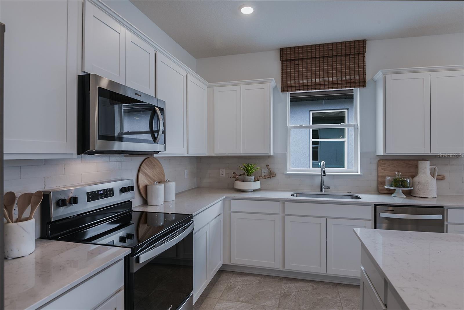 11124 SYCAMORE GLEN LOOP — photo 4