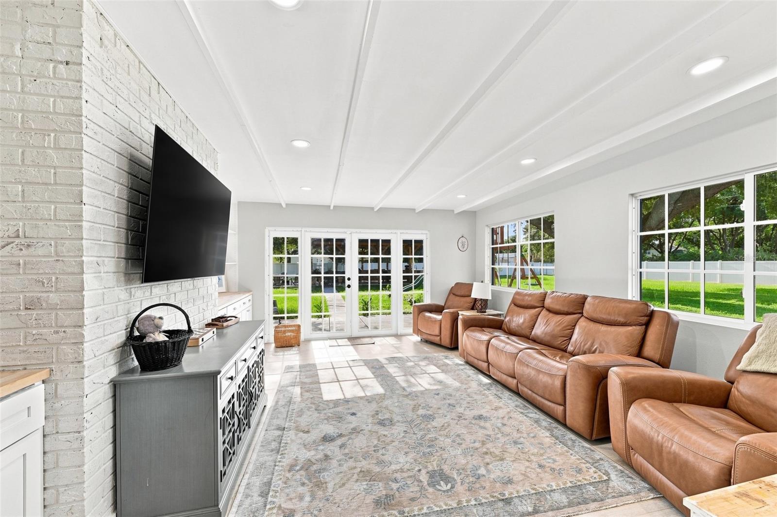 2119 GALLAGHER RD — photo 24