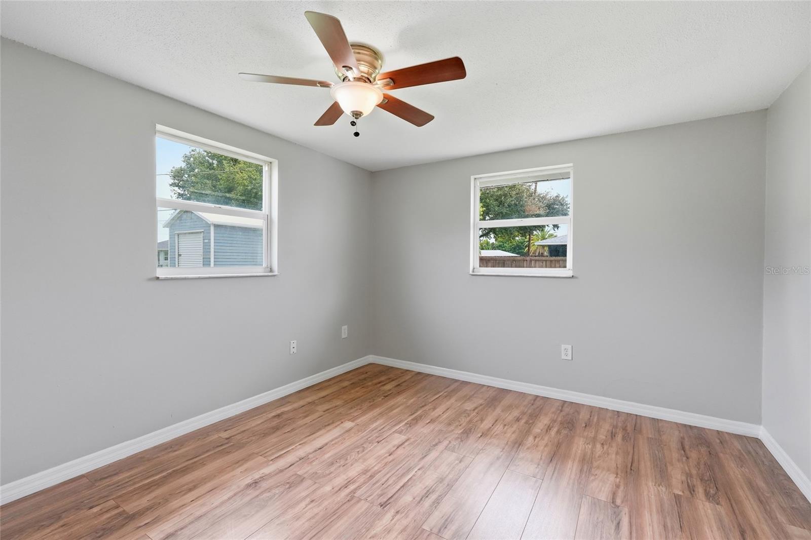 935 EVEREST RD — photo 45