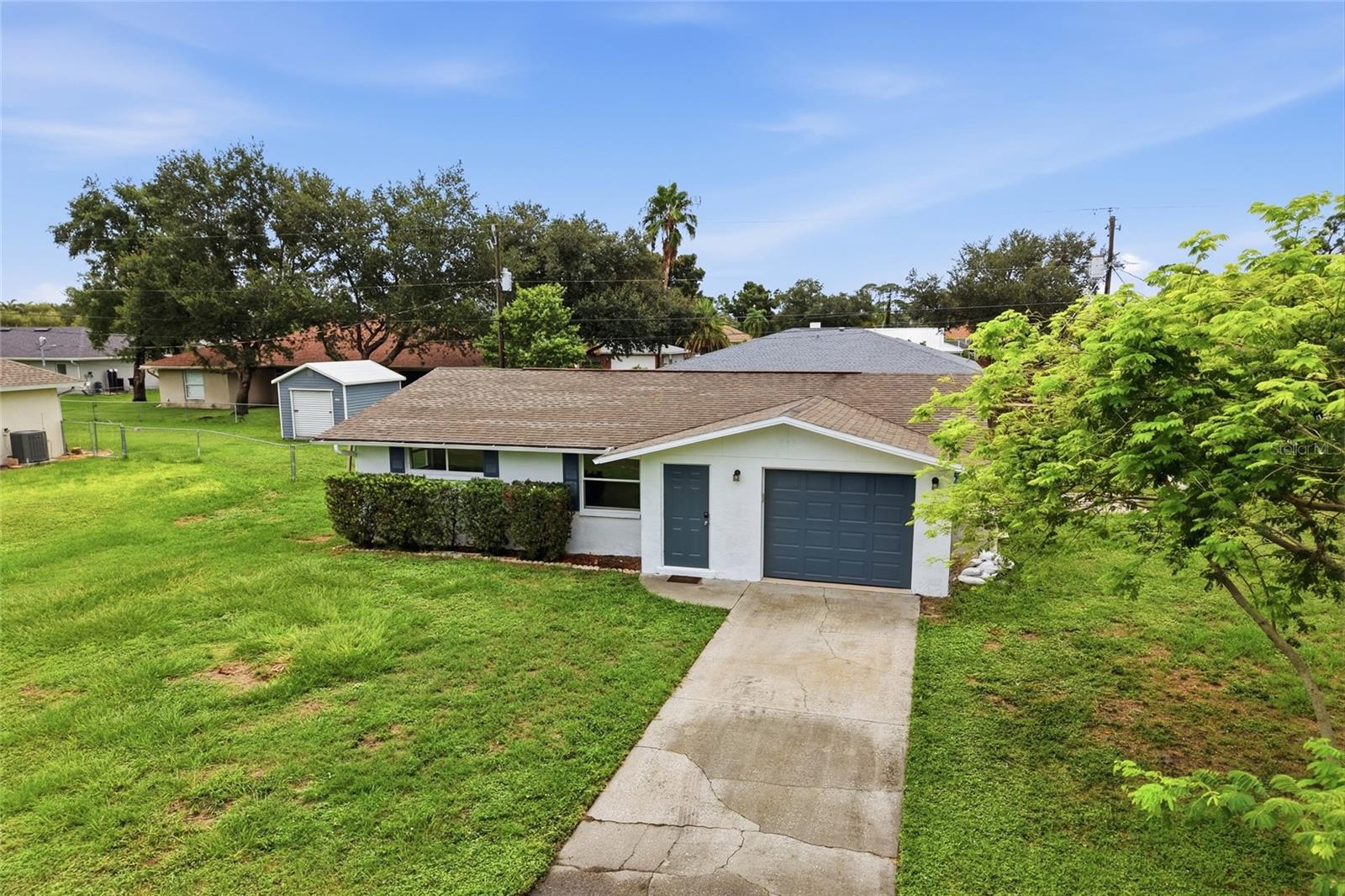 935 EVEREST RD — photo 3