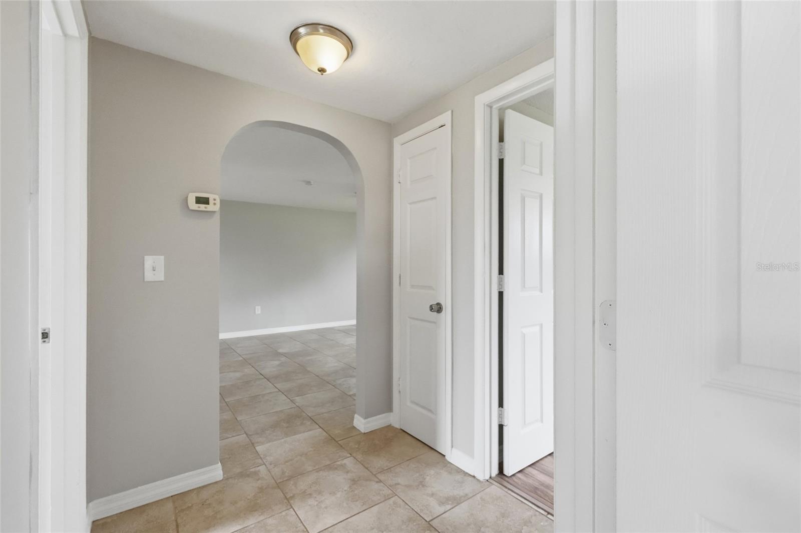 935 EVEREST RD — photo 33