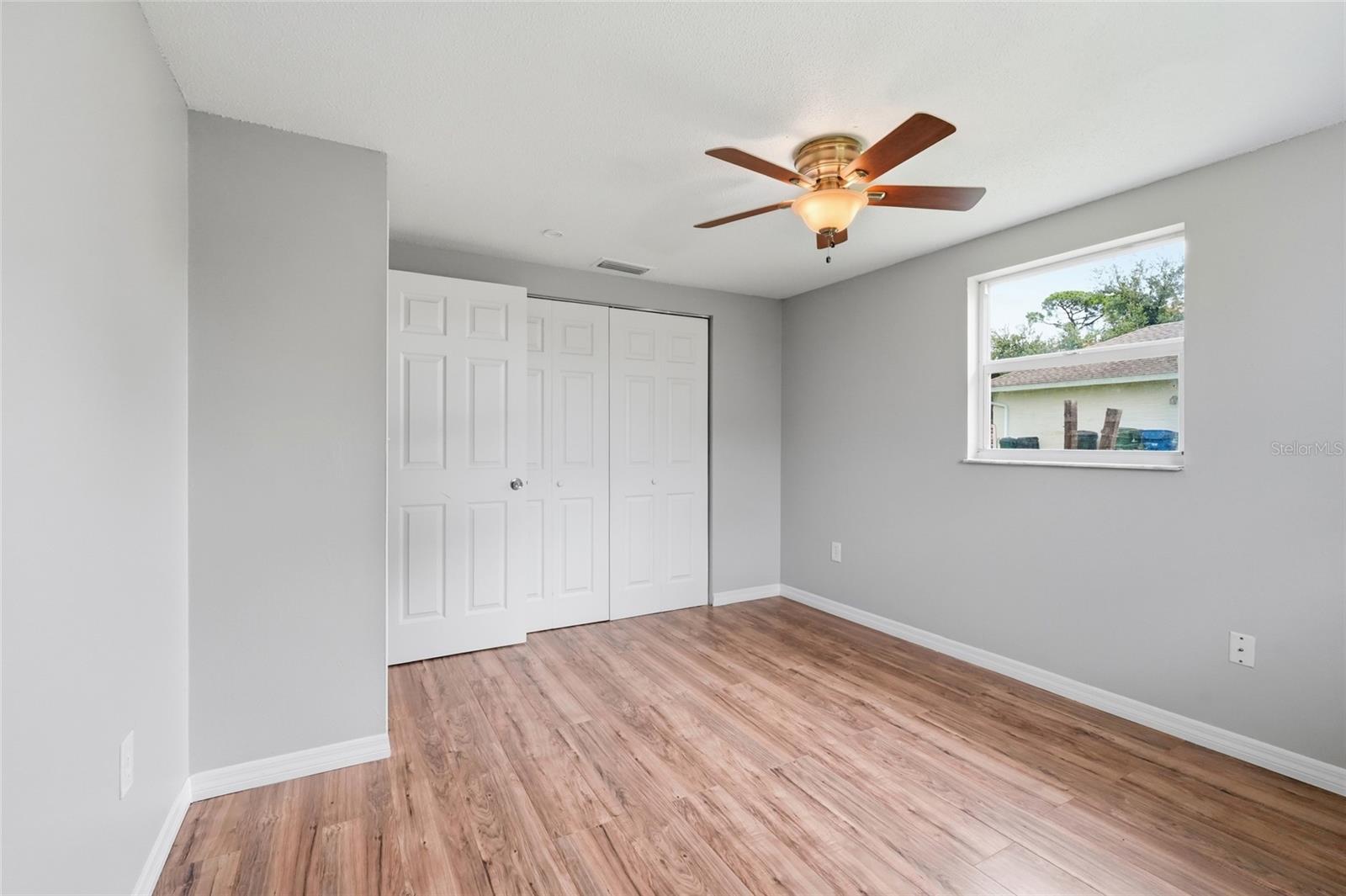 935 EVEREST RD — photo 46