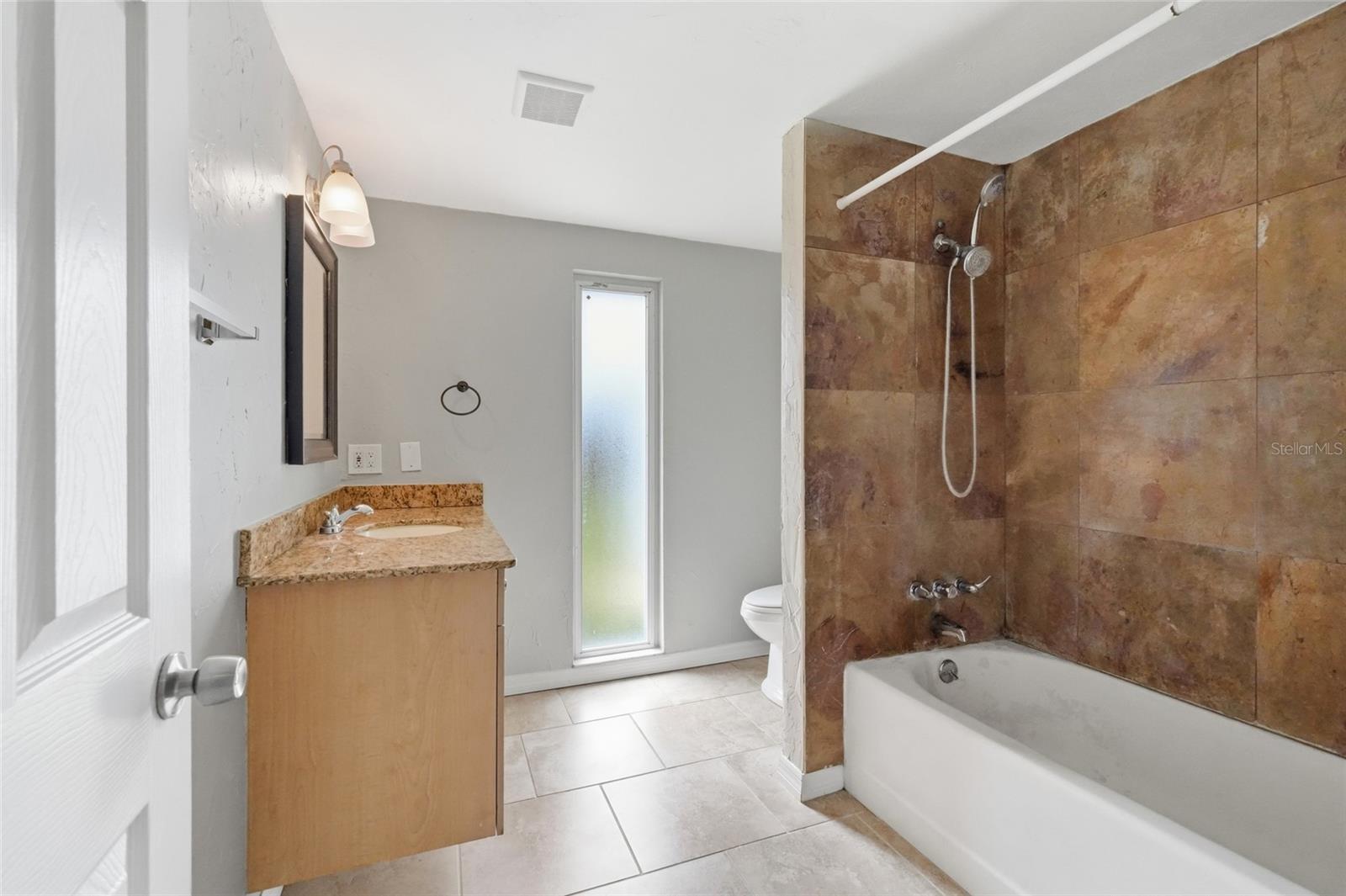935 EVEREST RD — photo 34