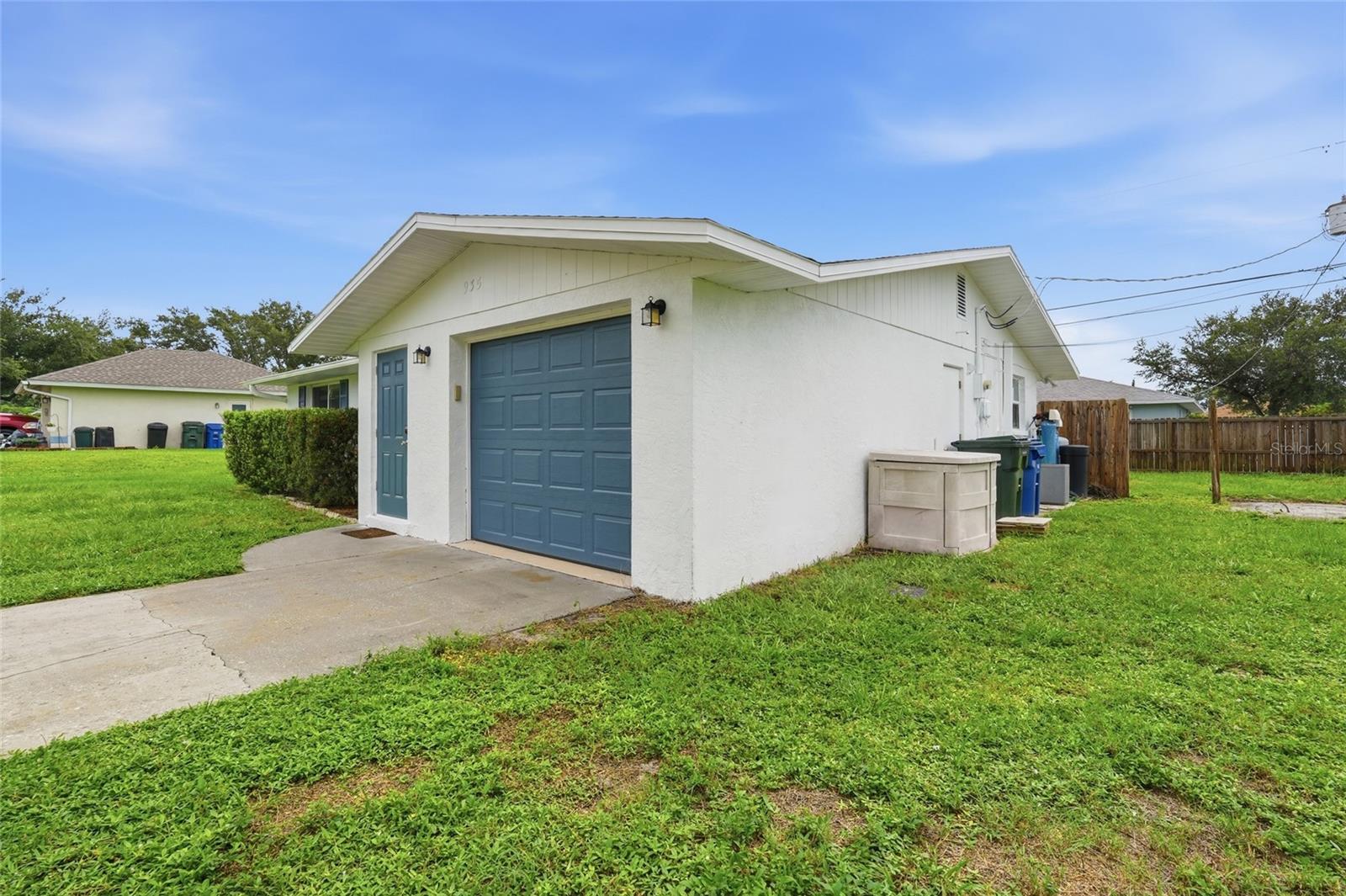 935 EVEREST RD — photo 49