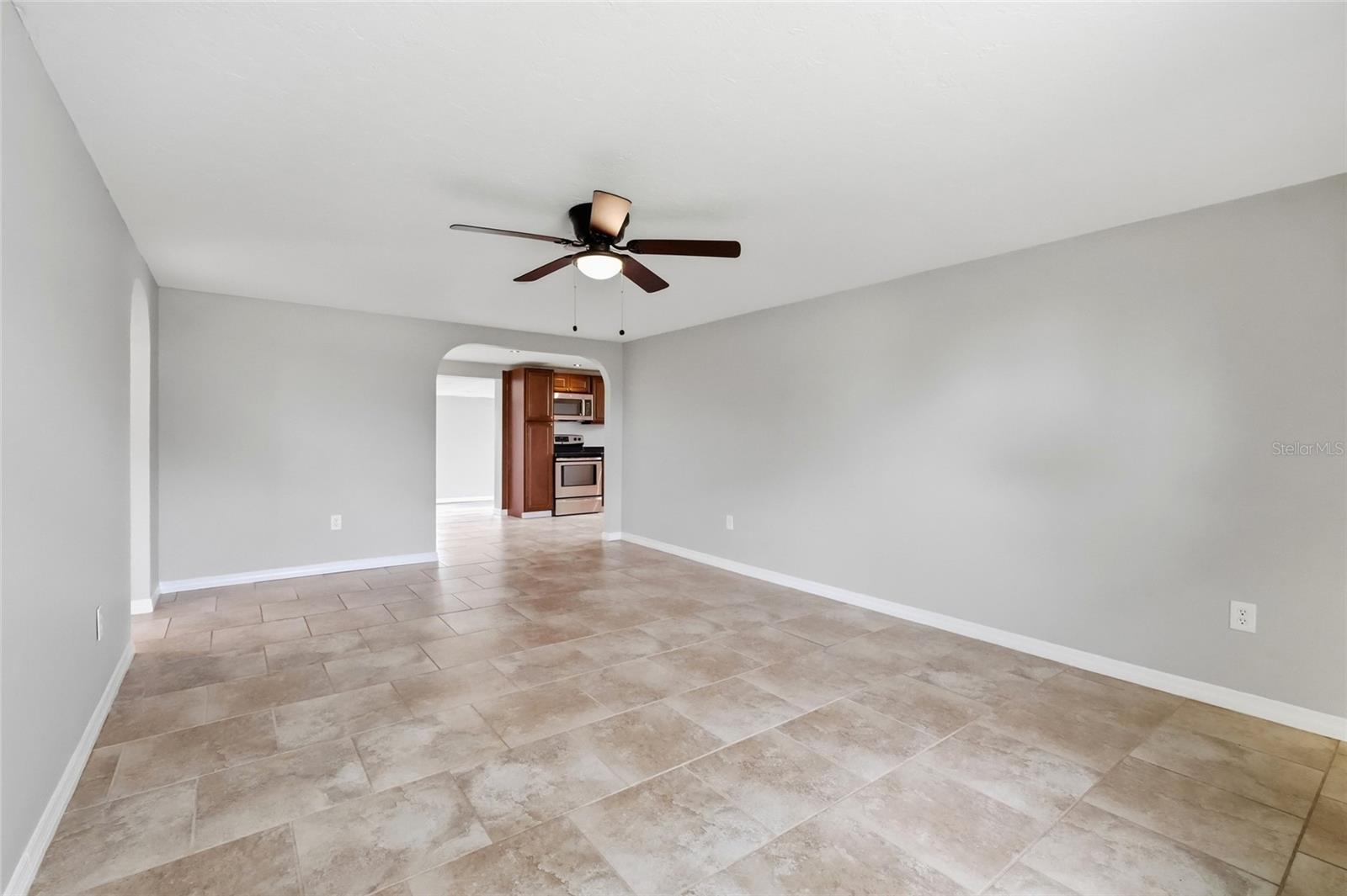 935 EVEREST RD — photo 17
