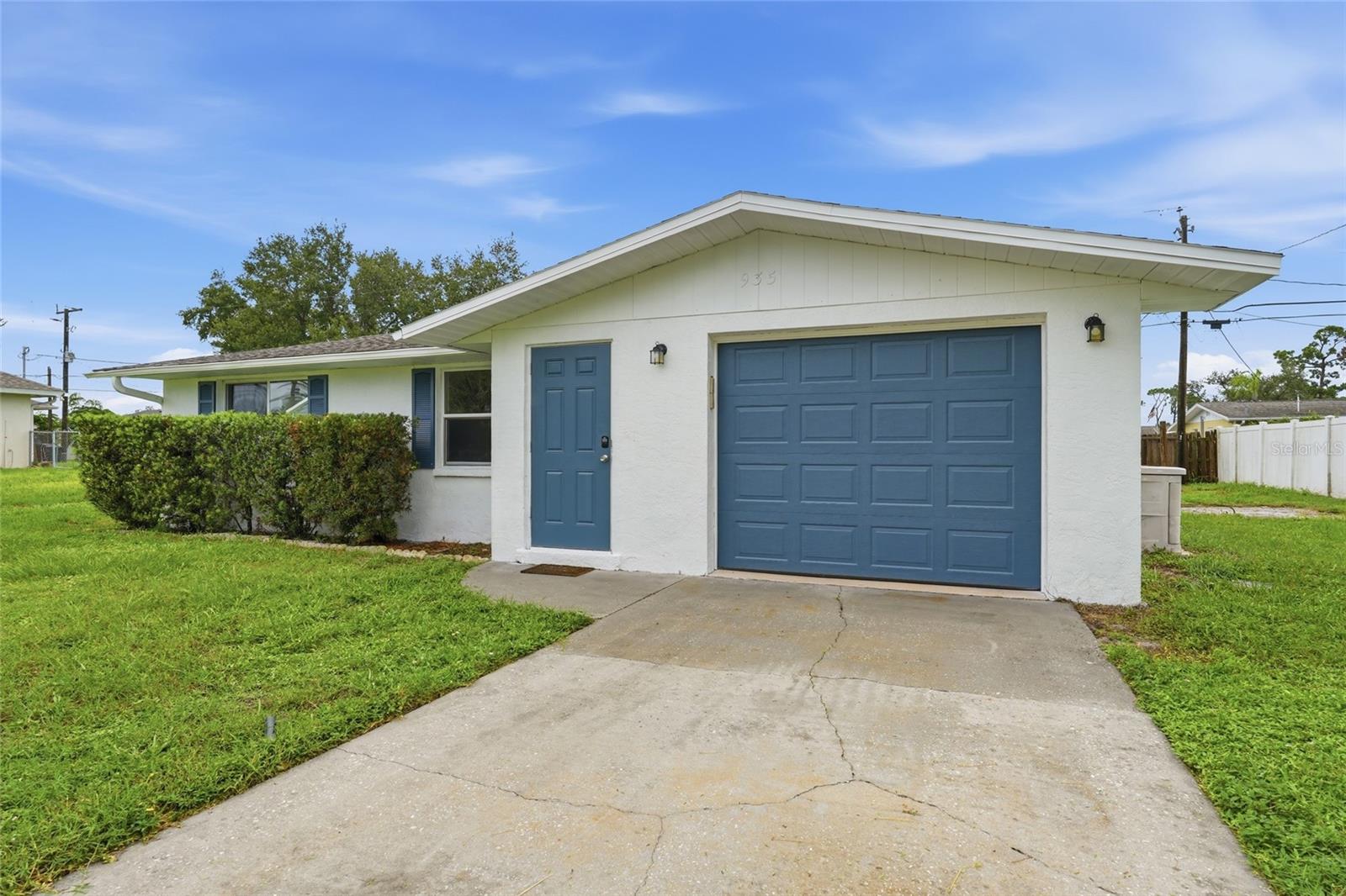 935 EVEREST RD — photo 9
