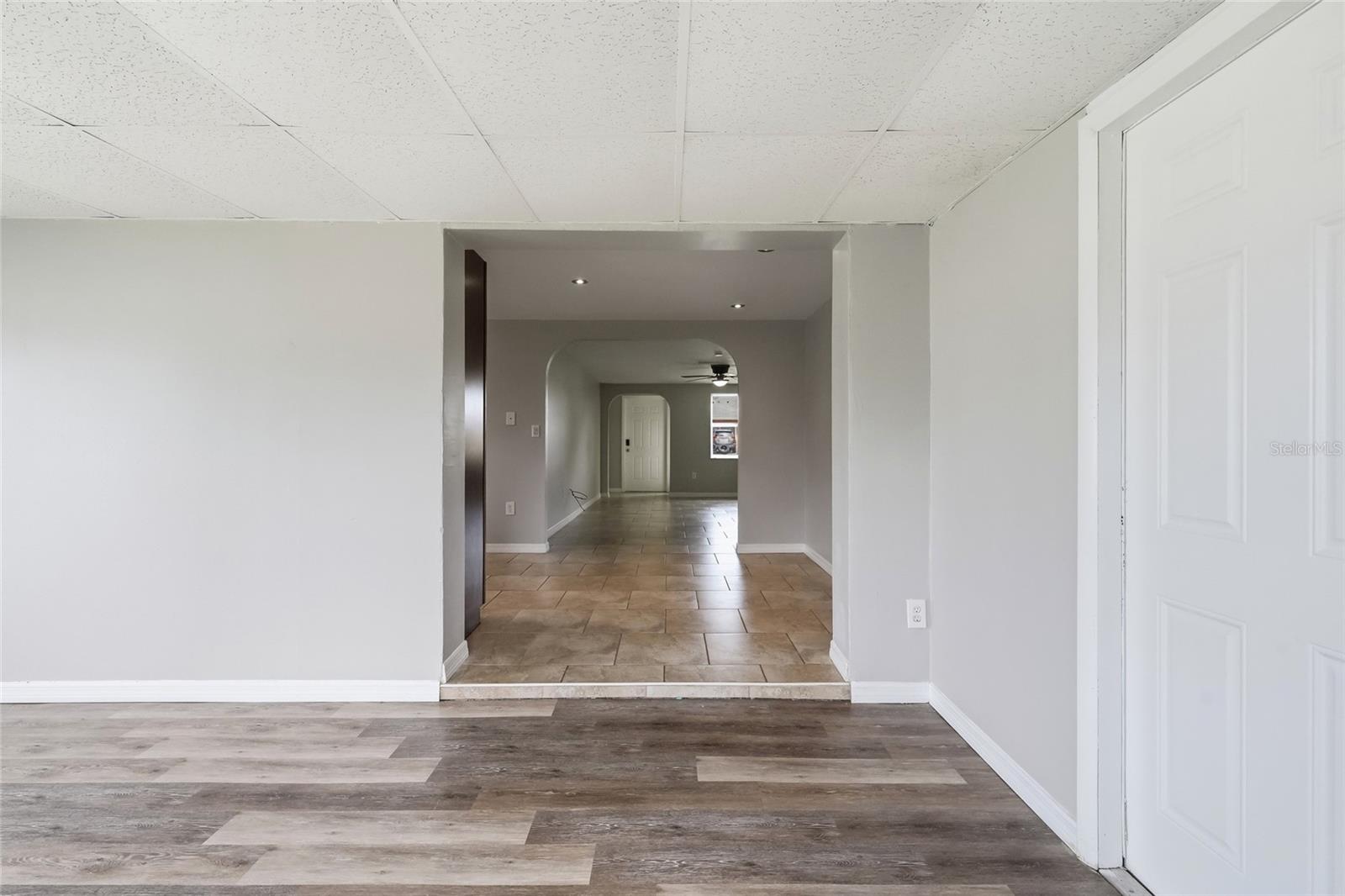 935 EVEREST RD — photo 30
