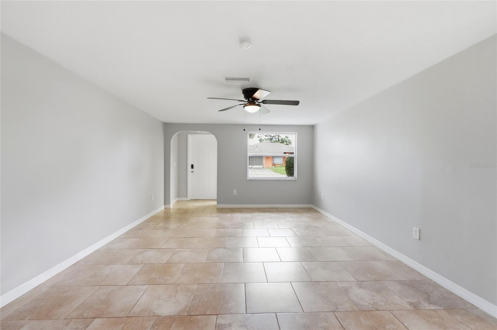 935 EVEREST RD — photo 18