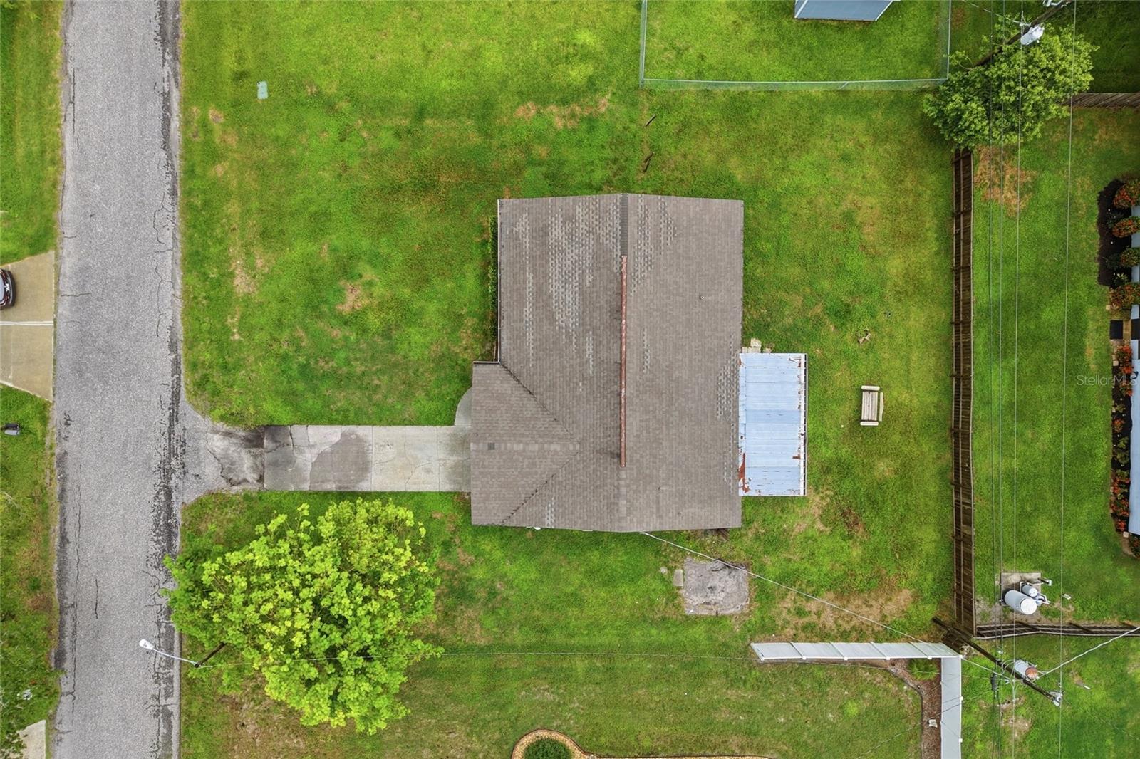 935 EVEREST RD — photo 10