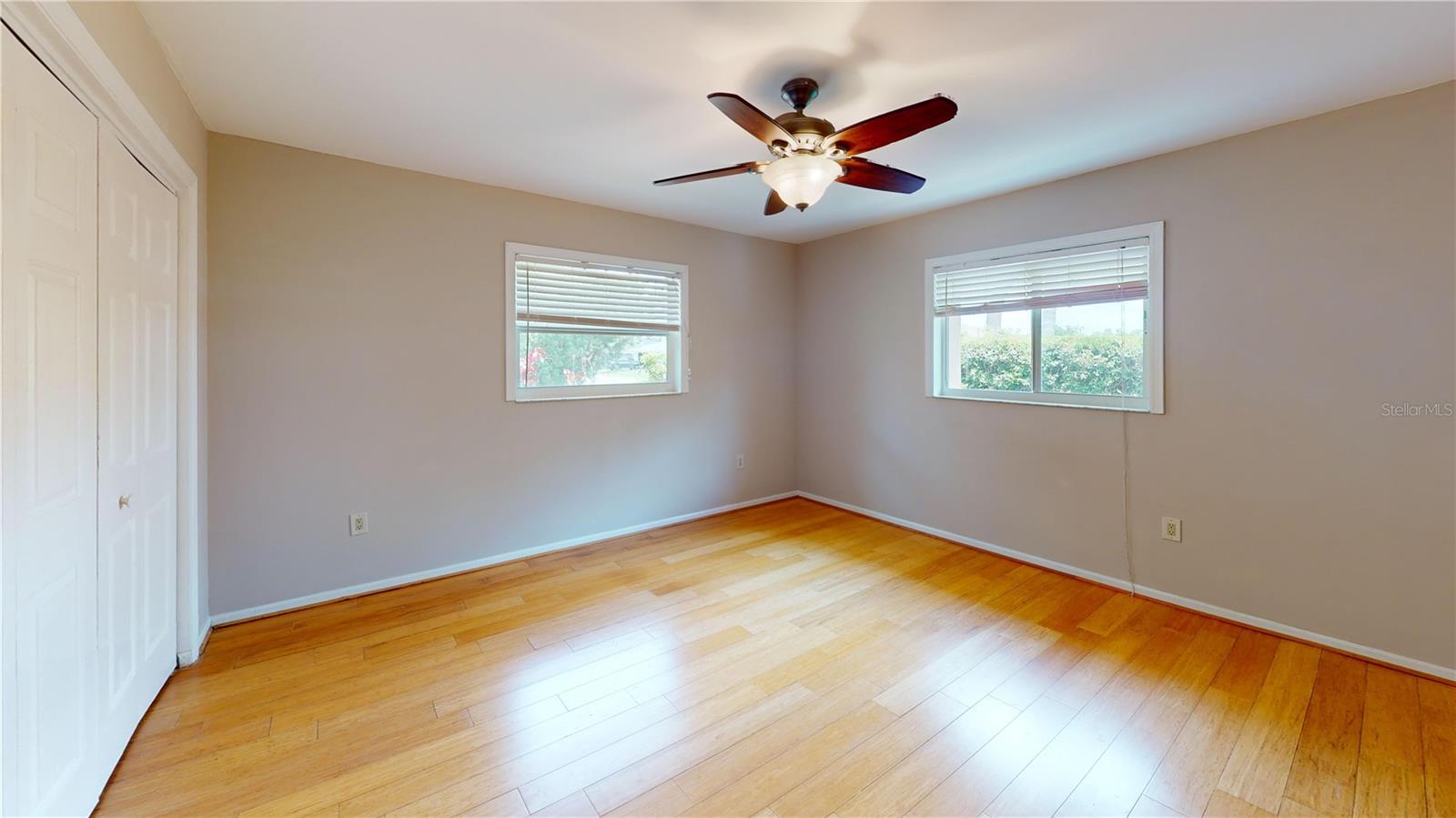 147 HOURGLASS DR — photo 15