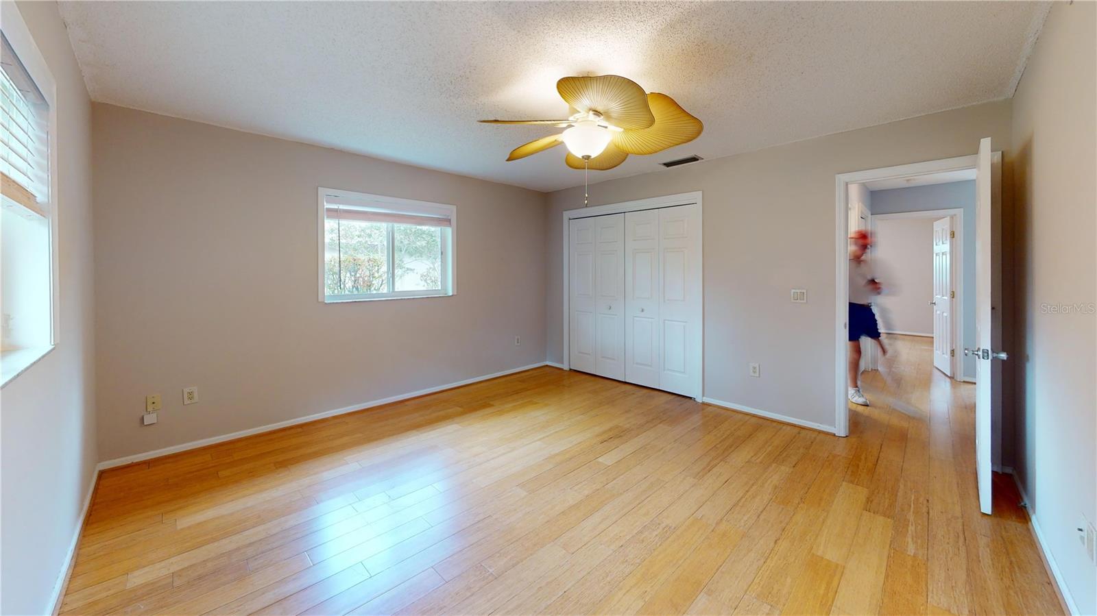 147 HOURGLASS DR — photo 11