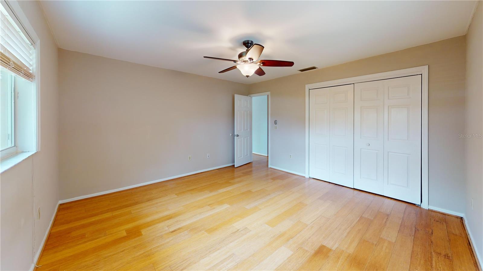 147 HOURGLASS DR — photo 13