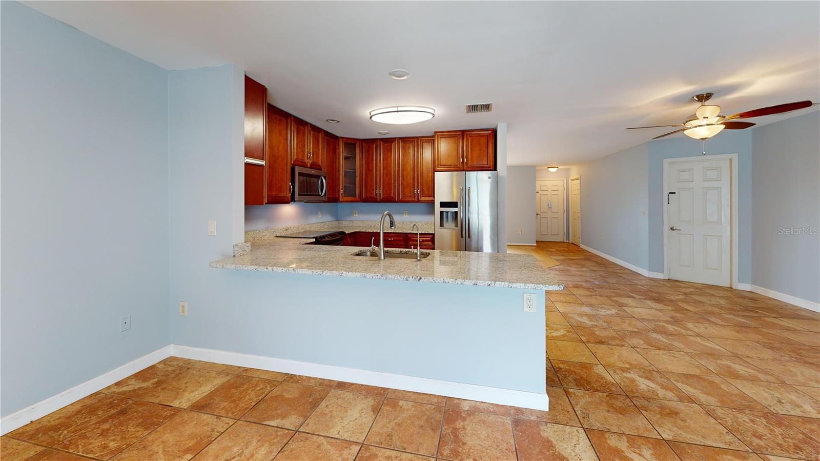 147 HOURGLASS DR — photo 8