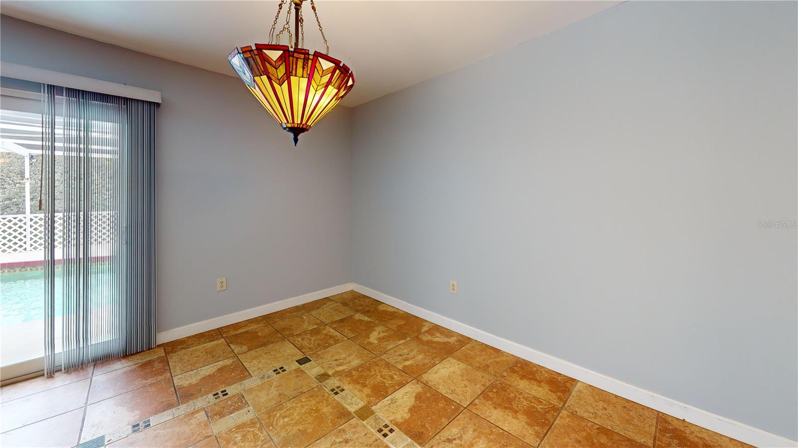 147 HOURGLASS DR — photo 19
