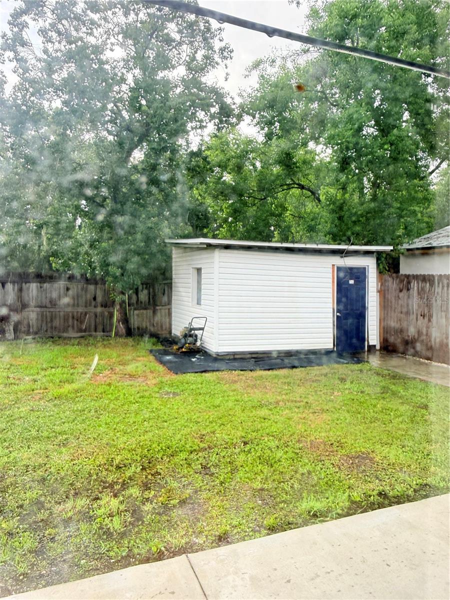 2130 REDLEAF DR — photo 15