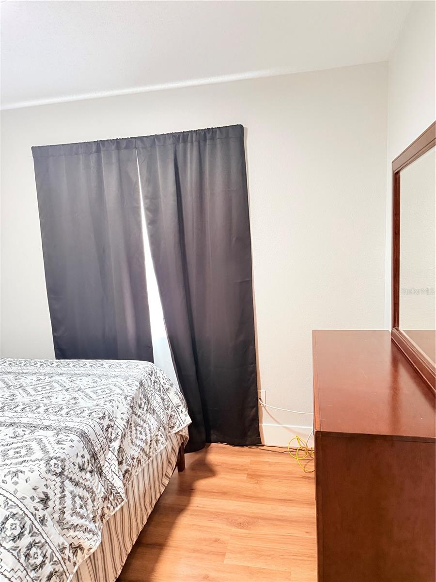 2130 REDLEAF DR — photo 24