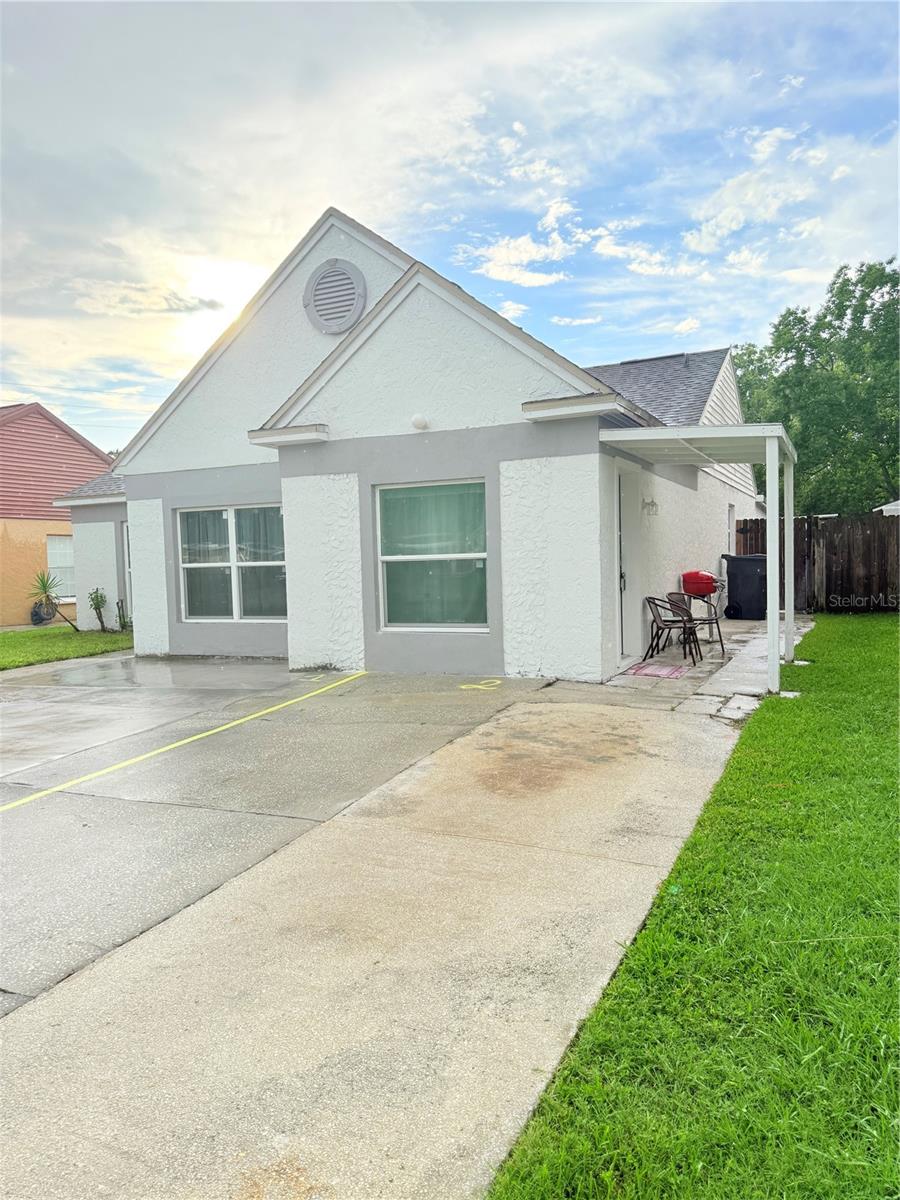 2130 REDLEAF DR — photo 2