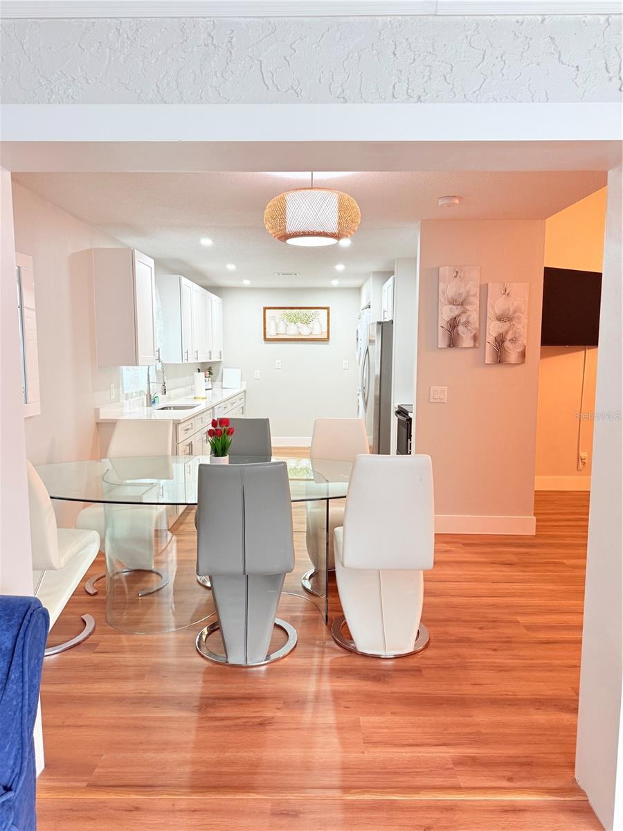 2130 REDLEAF DR — photo 18