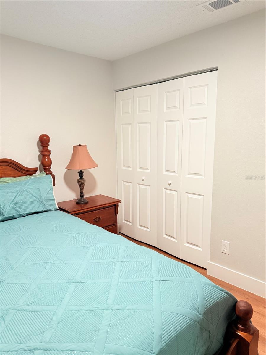 2130 REDLEAF DR — photo 22