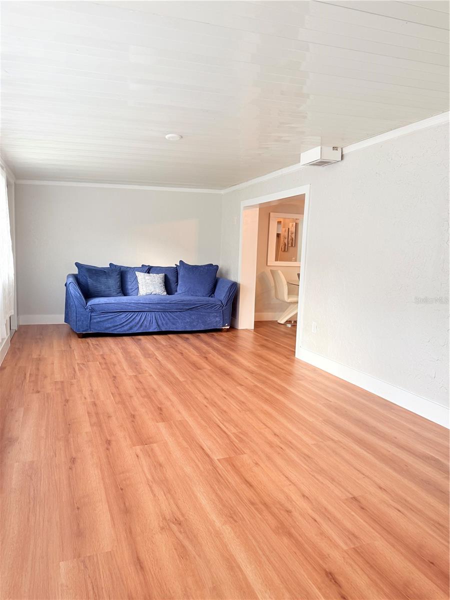 2130 REDLEAF DR — photo 14