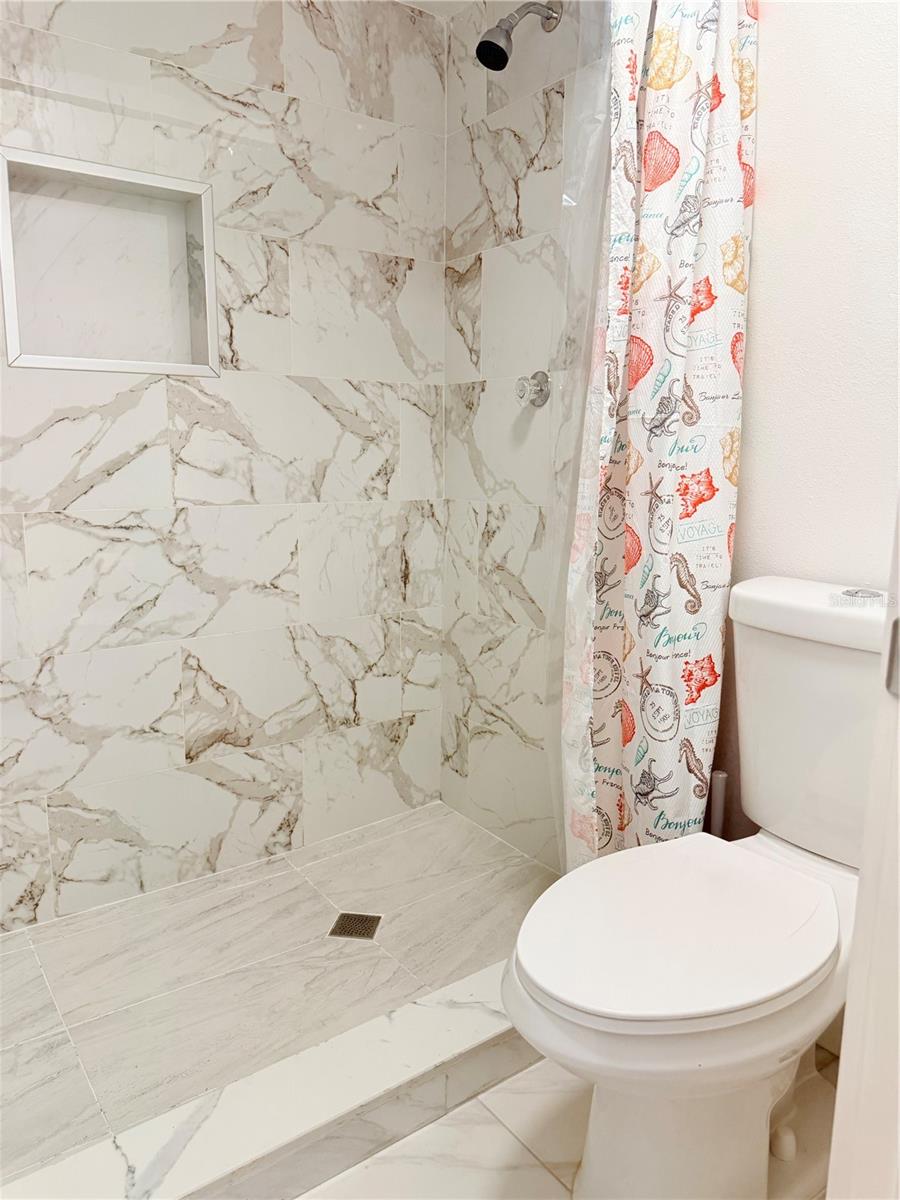 2130 REDLEAF DR — photo 31
