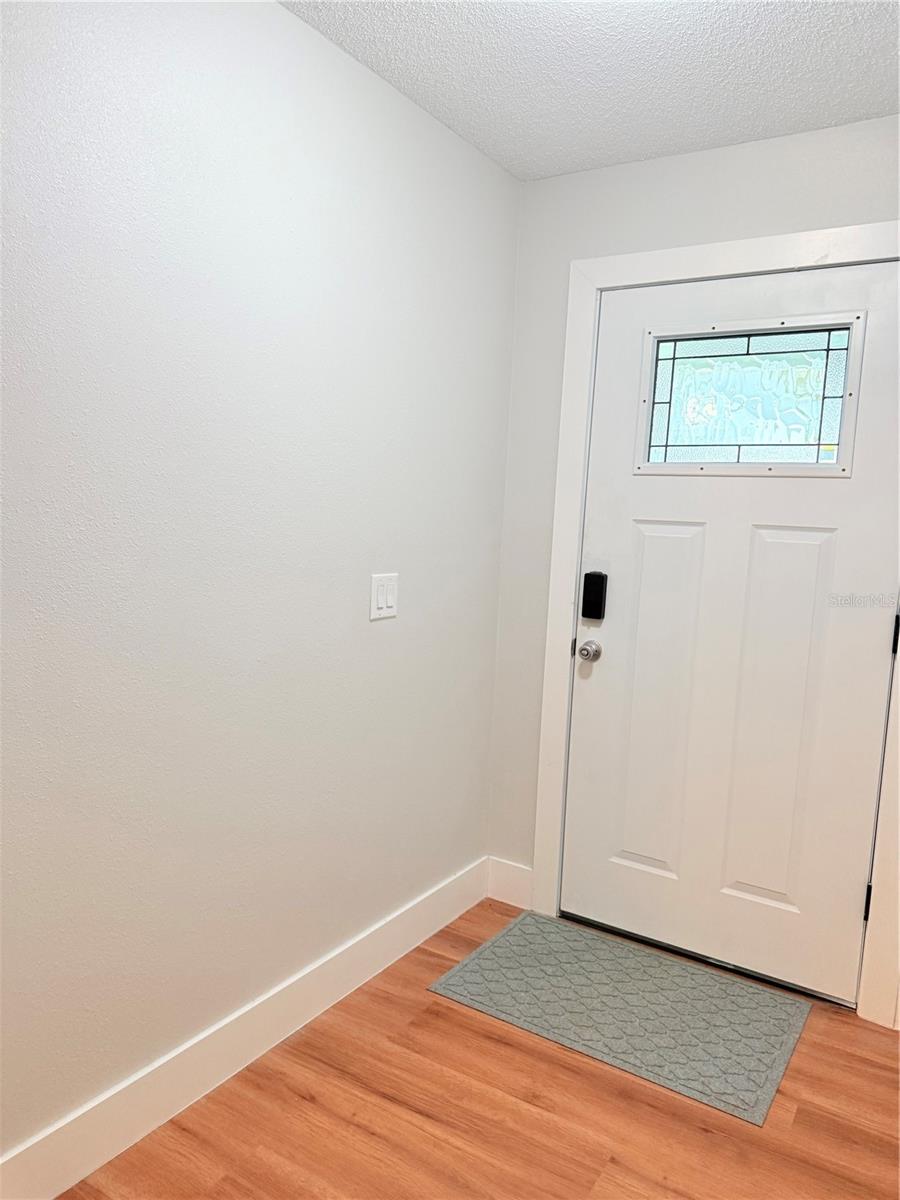 2130 REDLEAF DR — photo 20