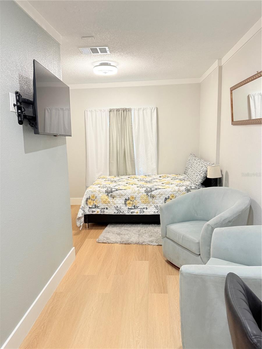 2130 REDLEAF DR — photo 40
