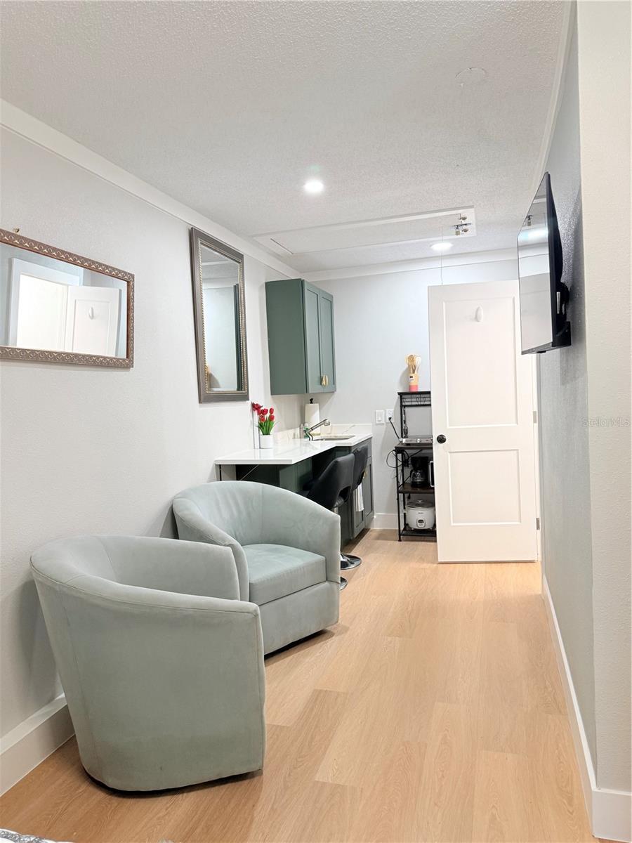 2130 REDLEAF DR — photo 33