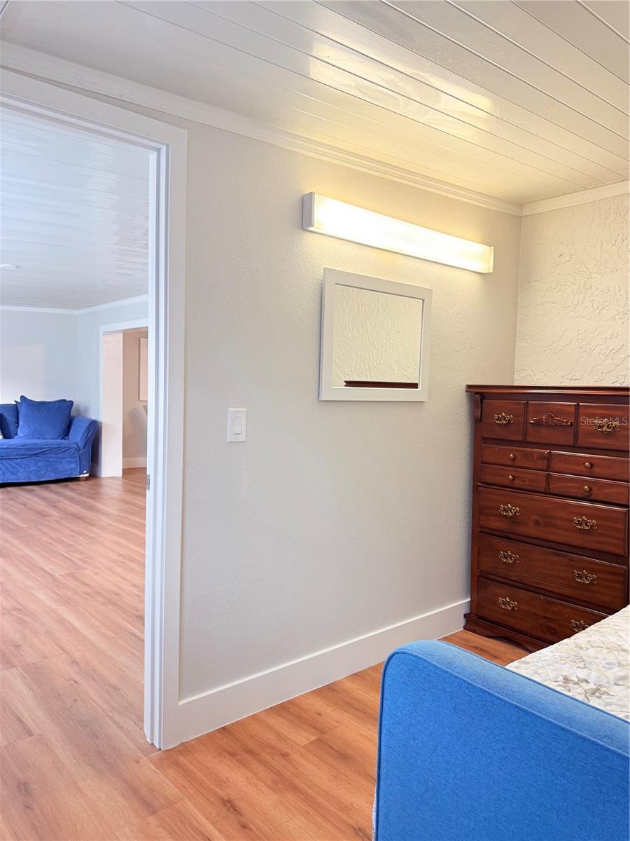 2130 REDLEAF DR — photo 11