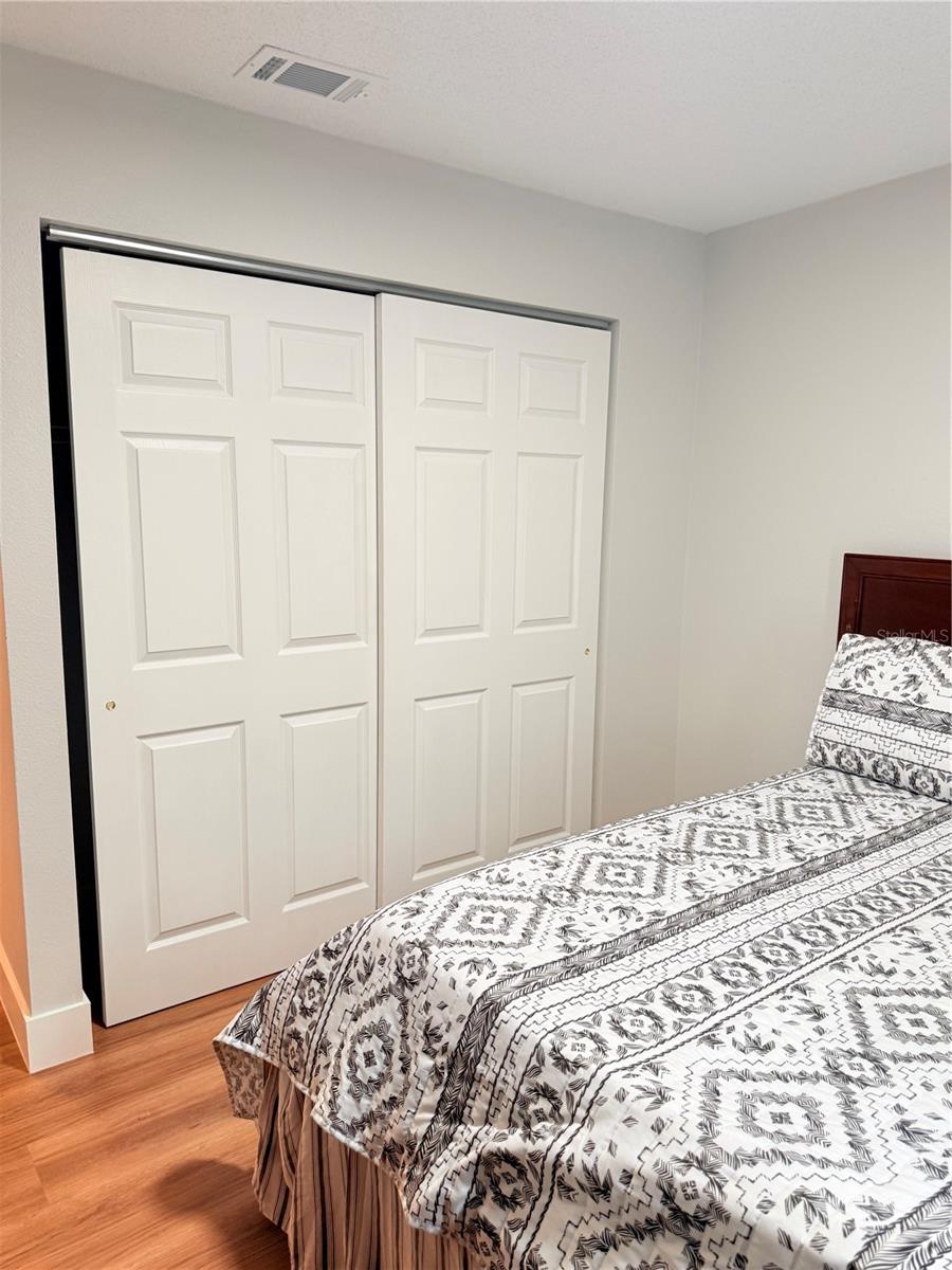 2130 REDLEAF DR — photo 25
