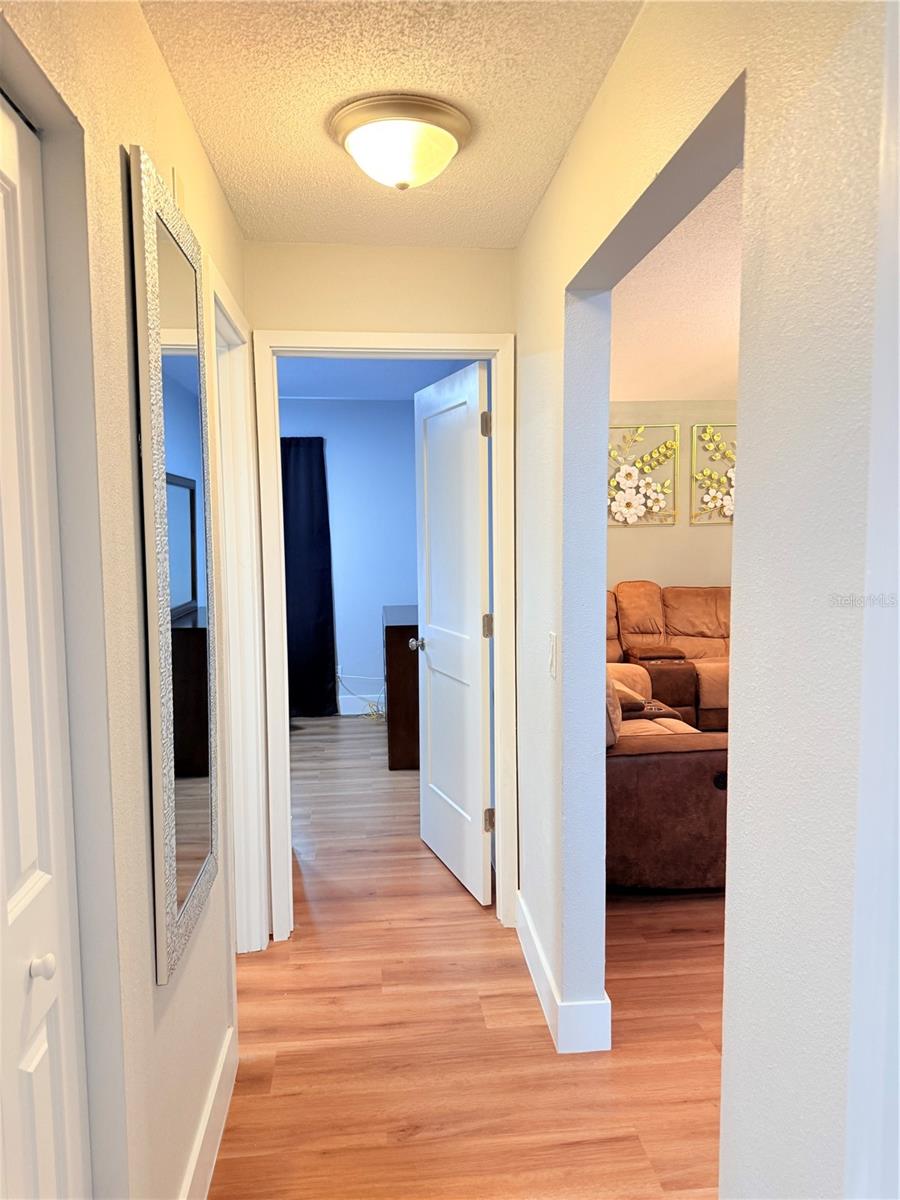2130 REDLEAF DR — photo 23