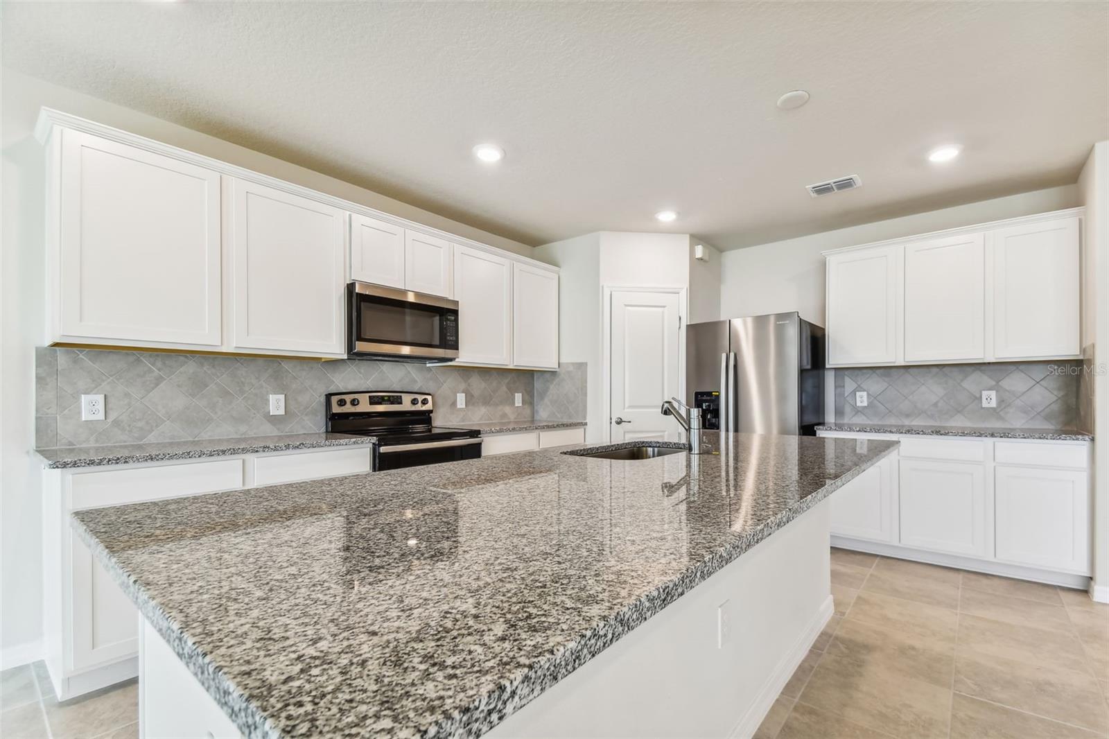 11129 SYCAMORE GLEN LOOP — photo 4